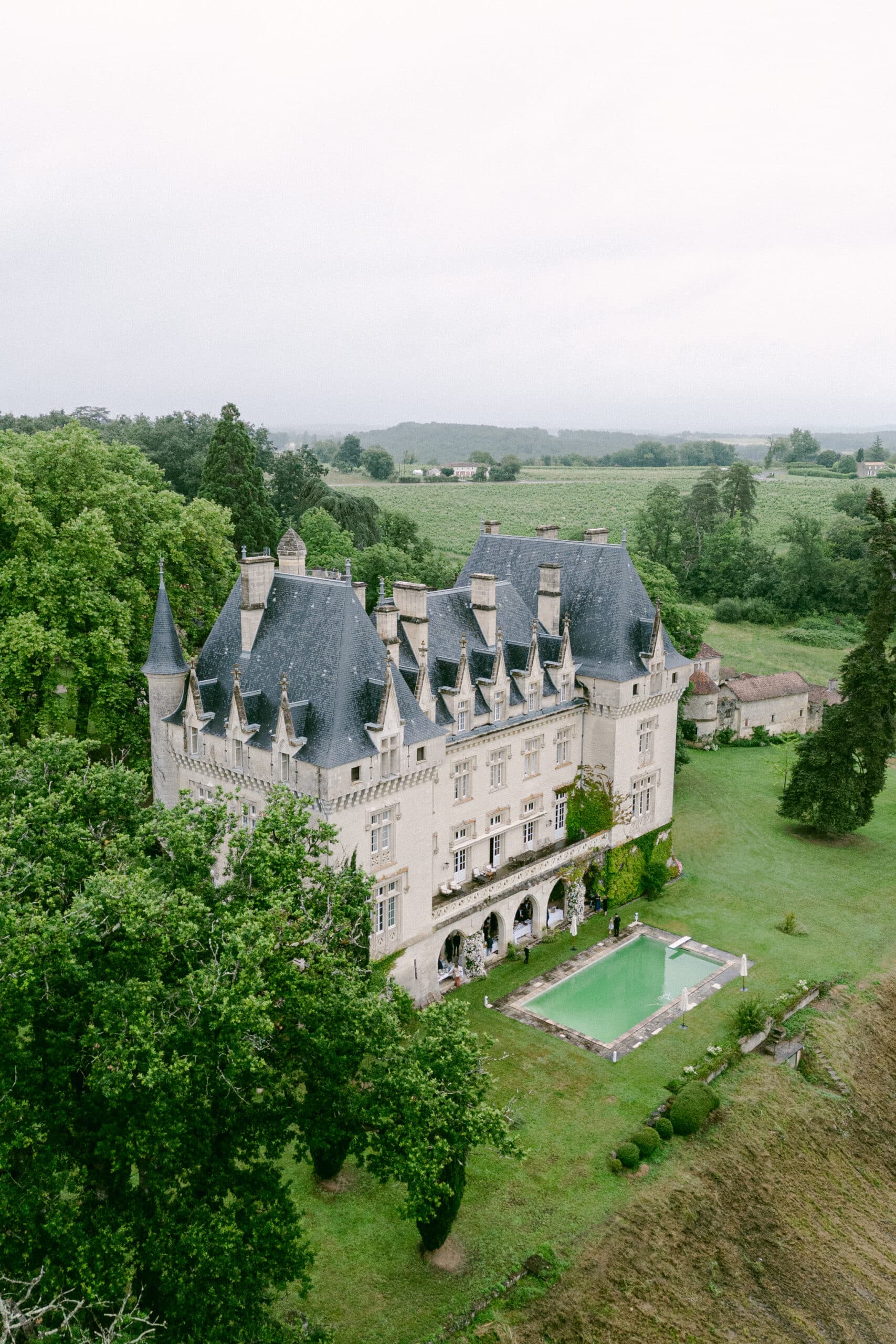 Comment choisir le lieu de mariage parfait : Conseils pour les couples et les professionnels - Crédit photo Thomas Raboteur